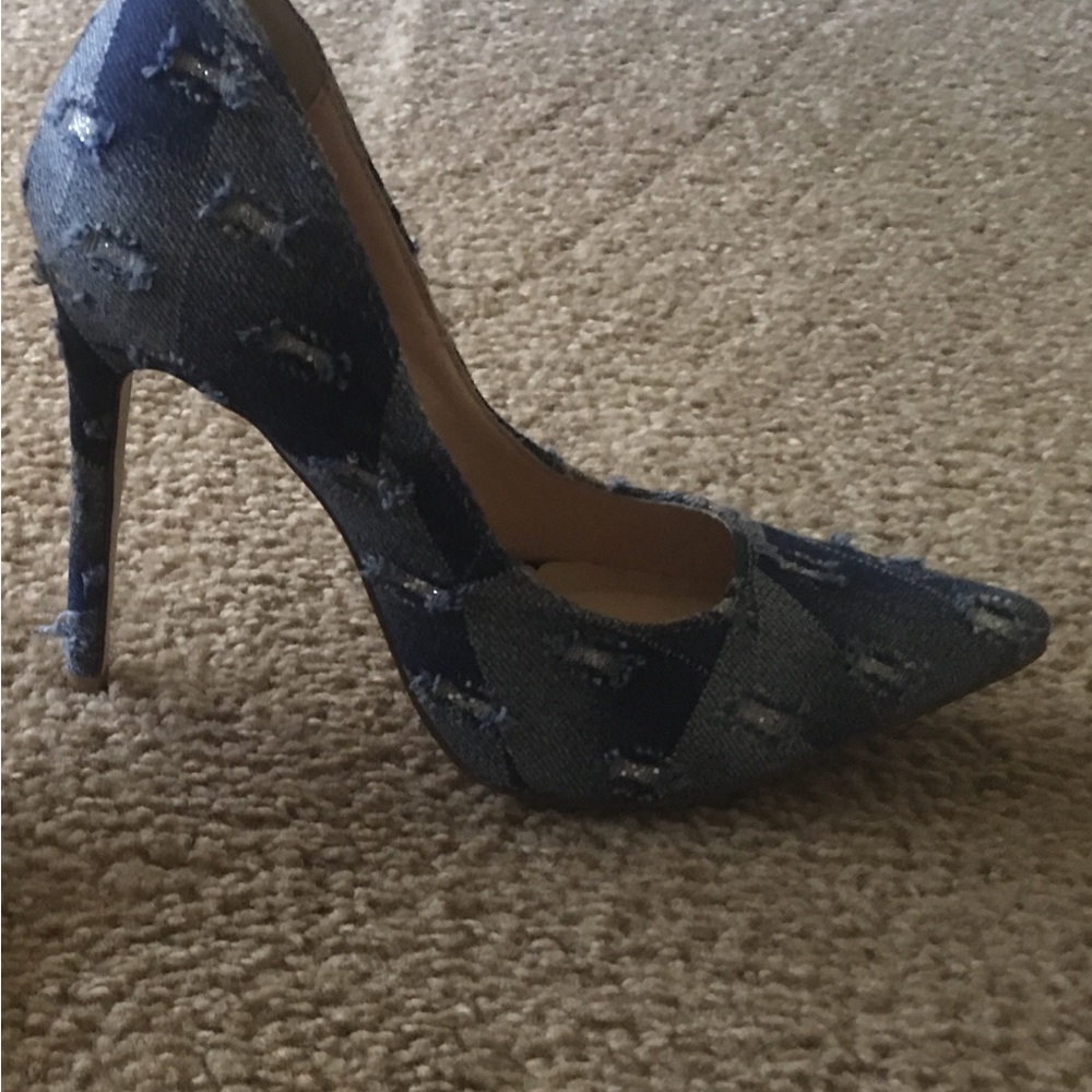 Nice BLUE JEAN HEELS FOR ANY OCCASION 😍